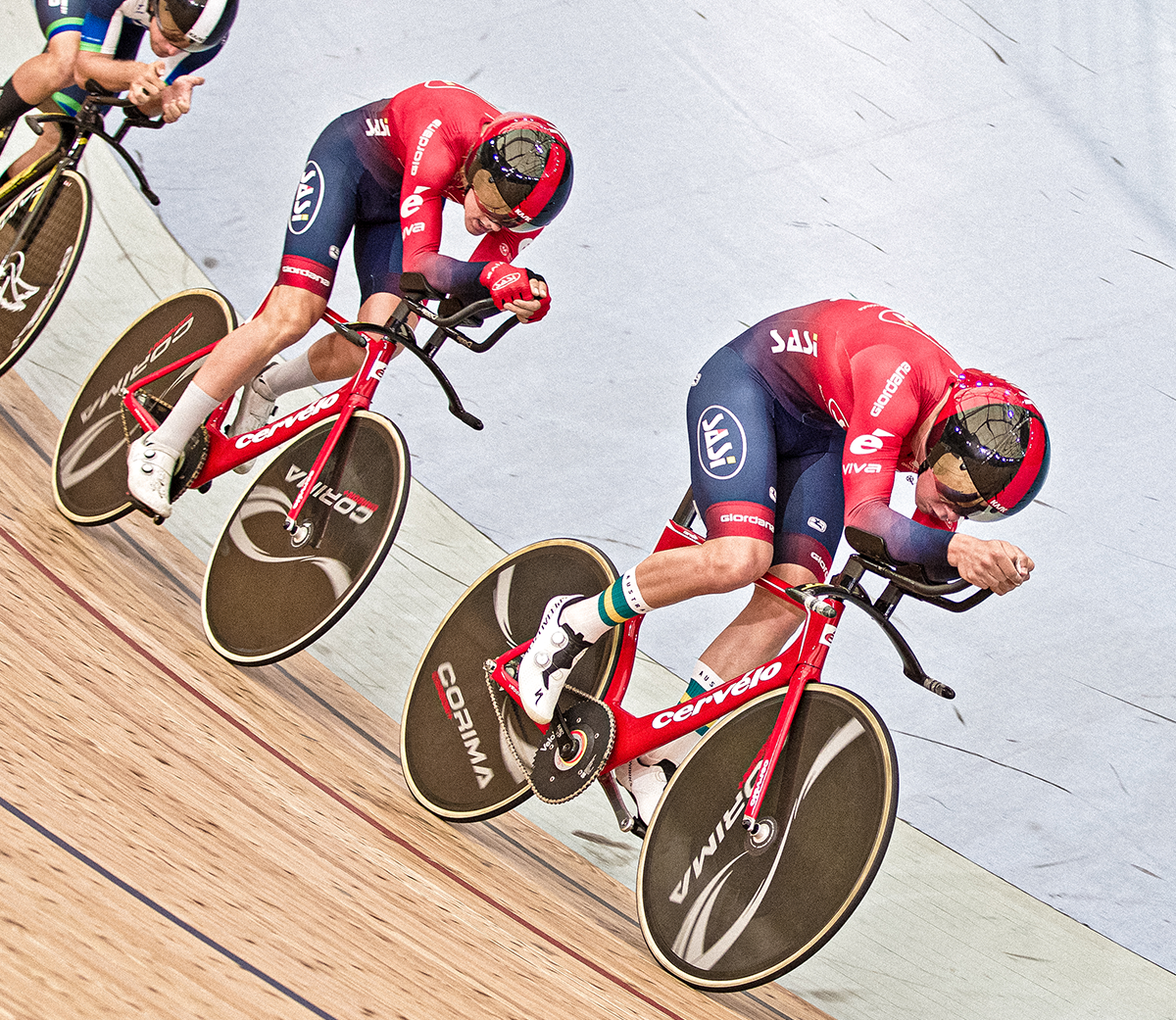 SASI cyclists behind each other on the velodrome track